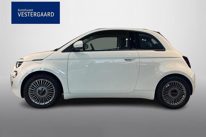 Hvid Fiat 500e fra 2023