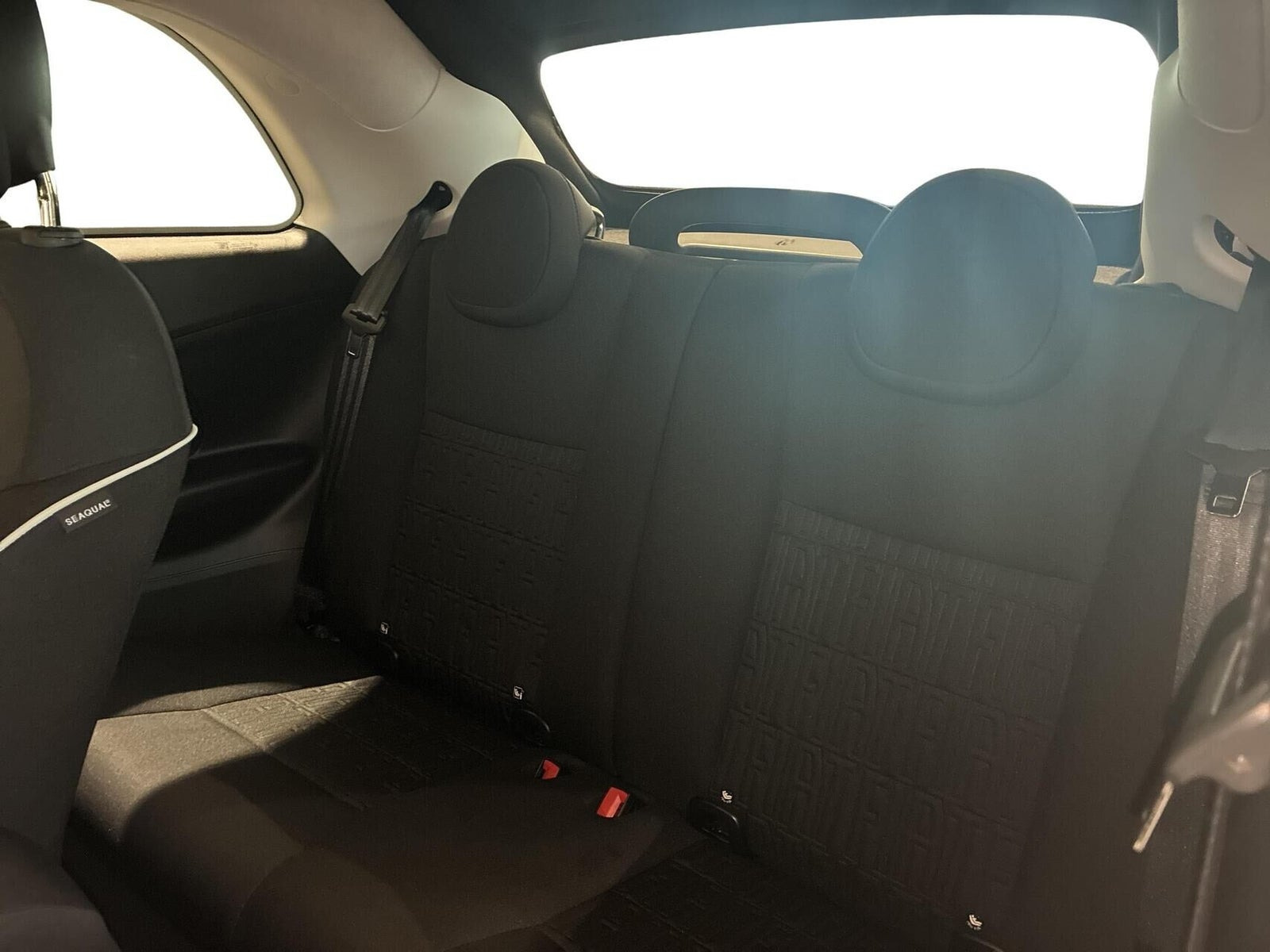 Hvid Fiat 500e fra 2023