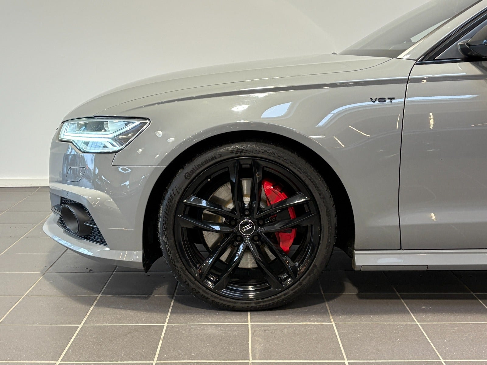 Grå Audi A6 fra 2016
