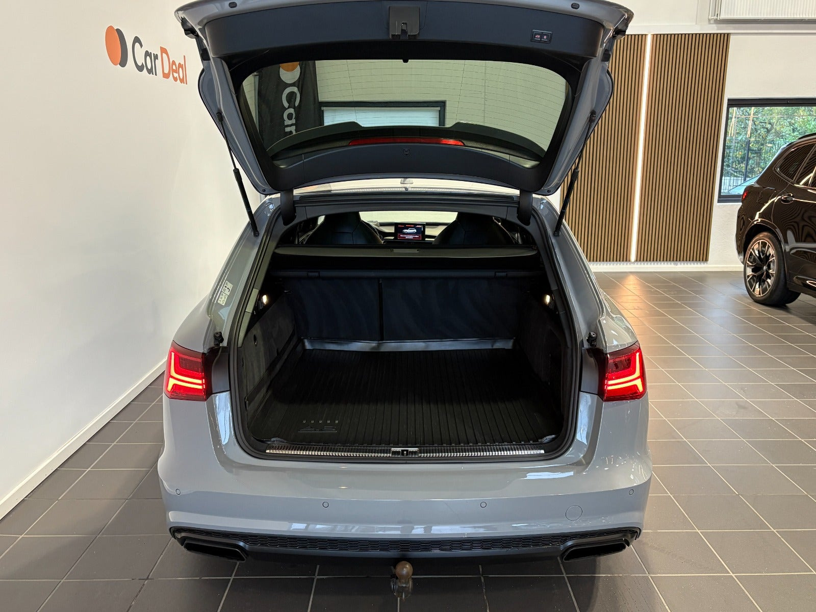 Grå Audi A6 fra 2016