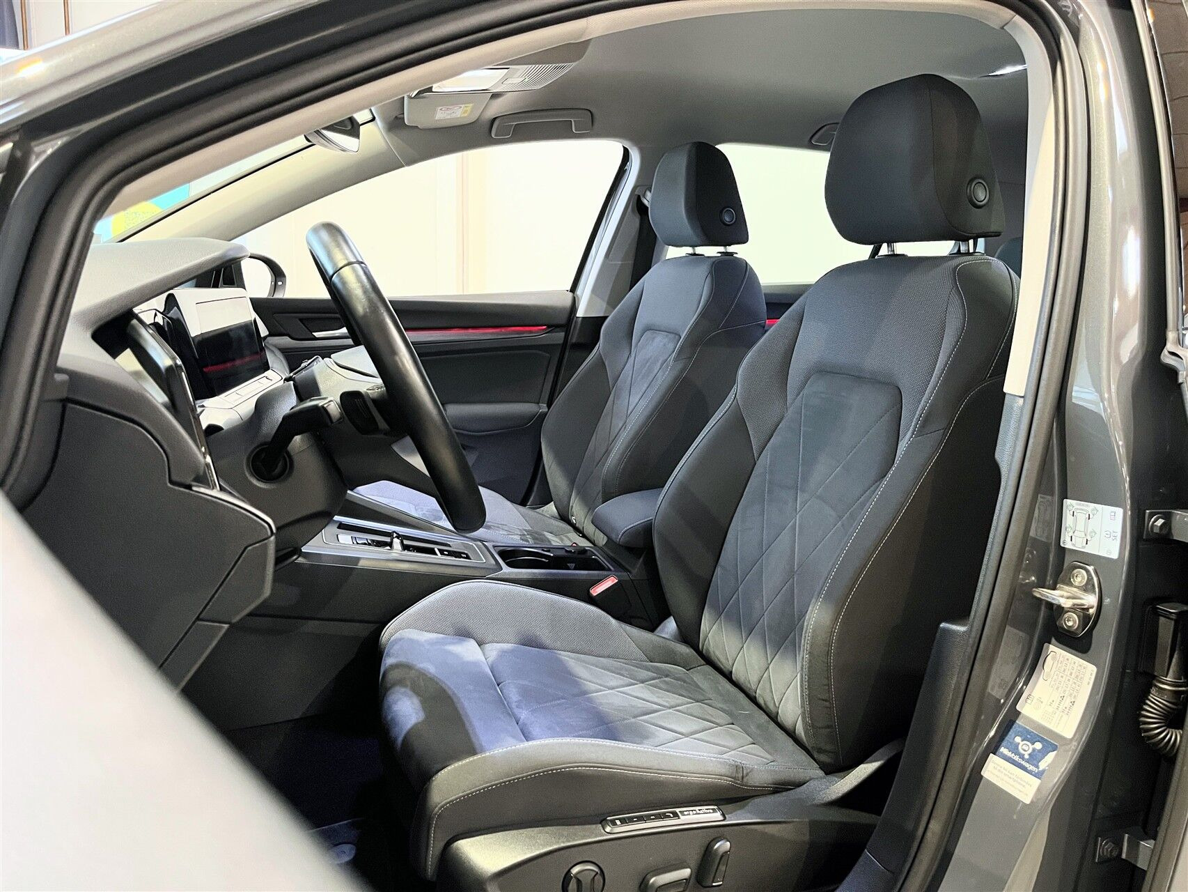 Grå VW Golf fra 2021