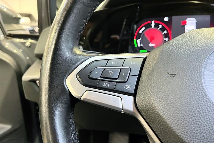 Grå VW Golf fra 2021