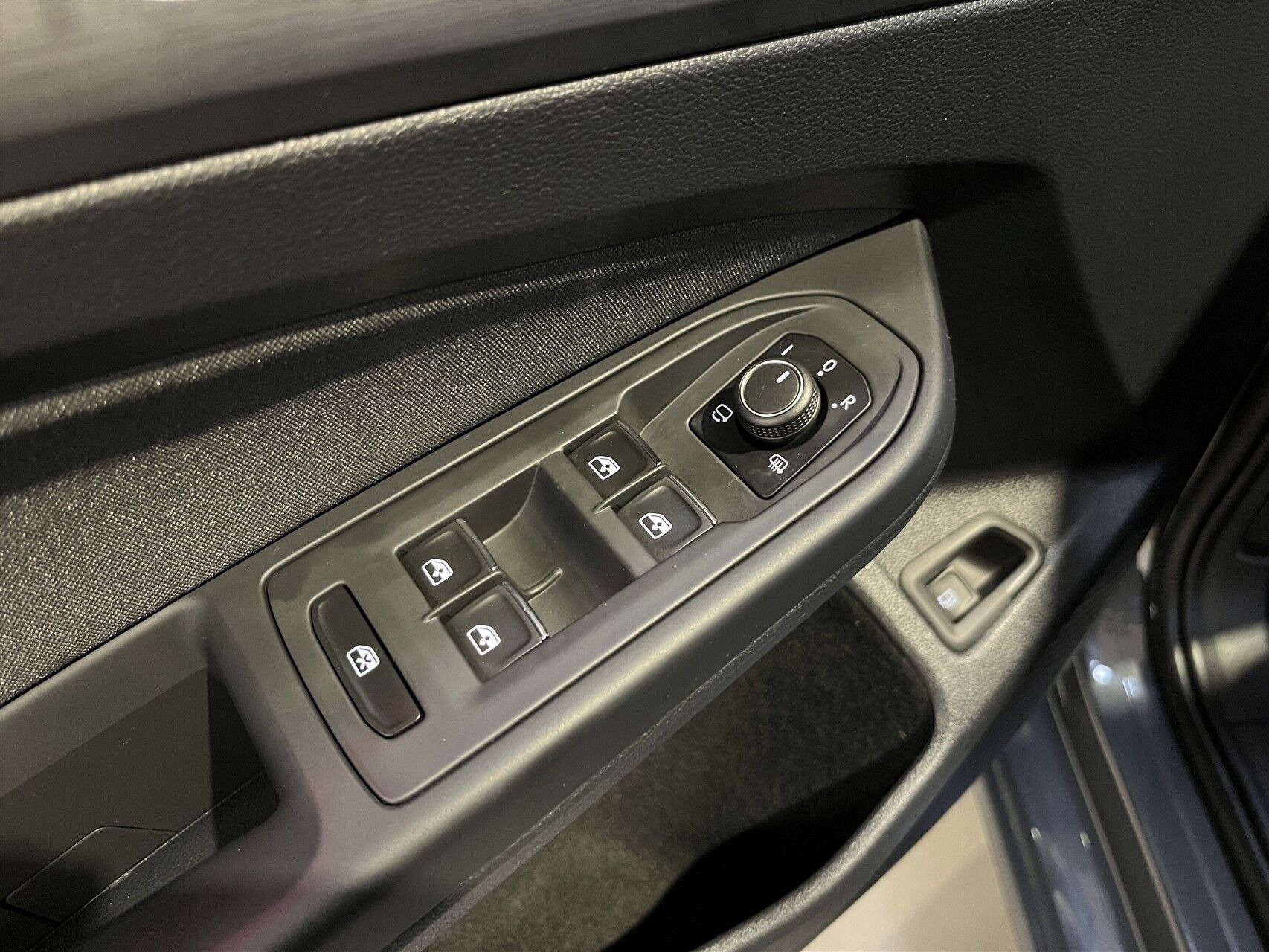 Grå VW Golf fra 2021