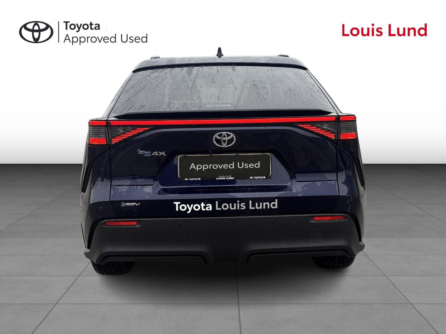 Blå Toyota BZ4X fra 2026