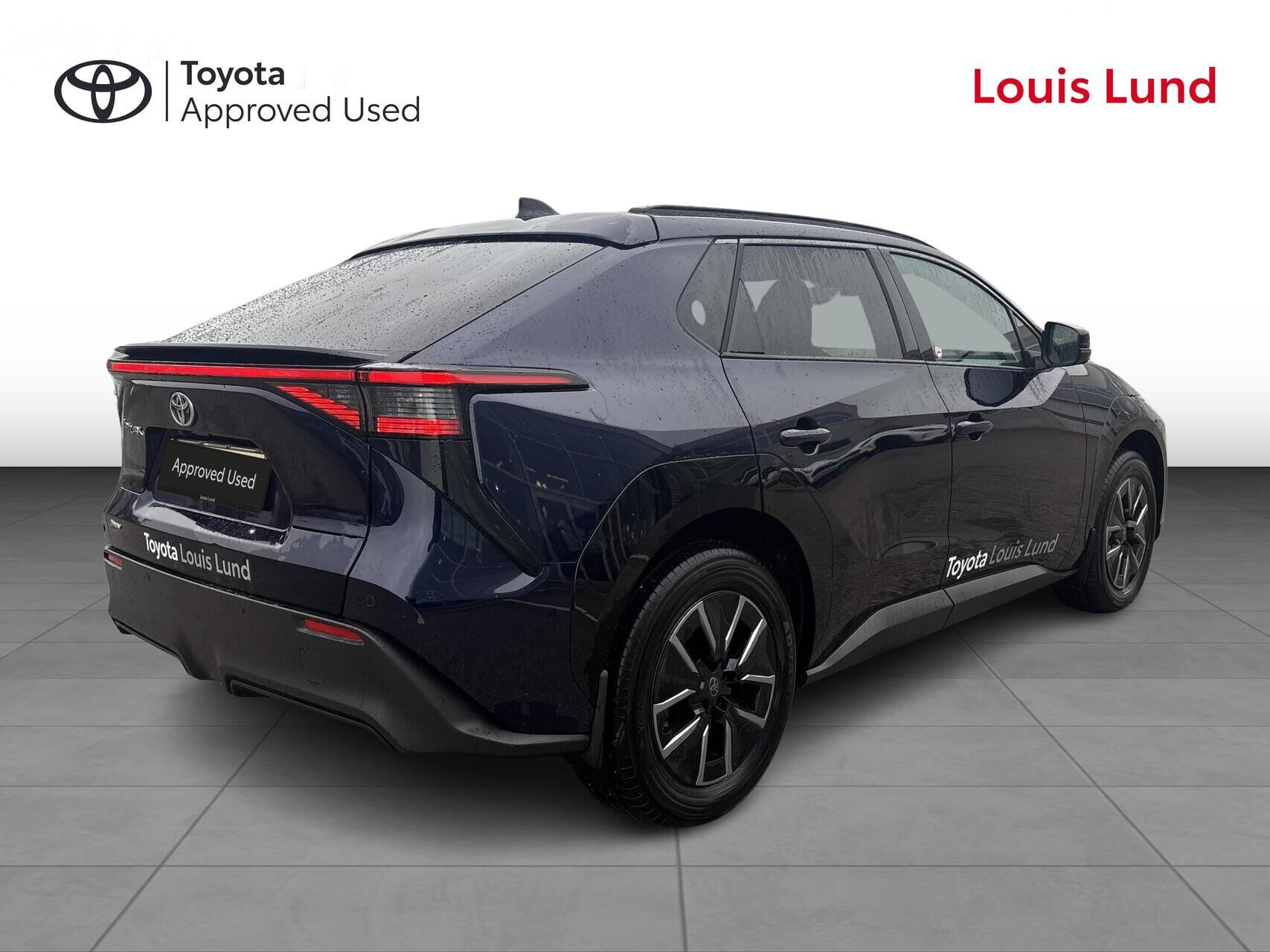 Blå Toyota BZ4X fra 2026