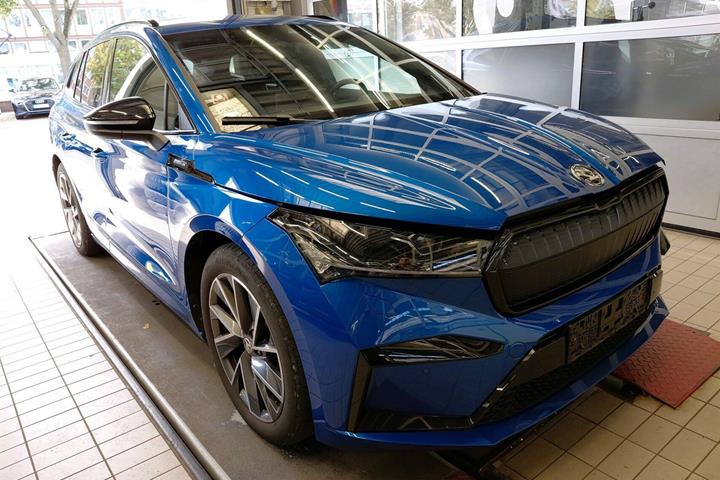 Blå Skoda Enyaq fra 2024