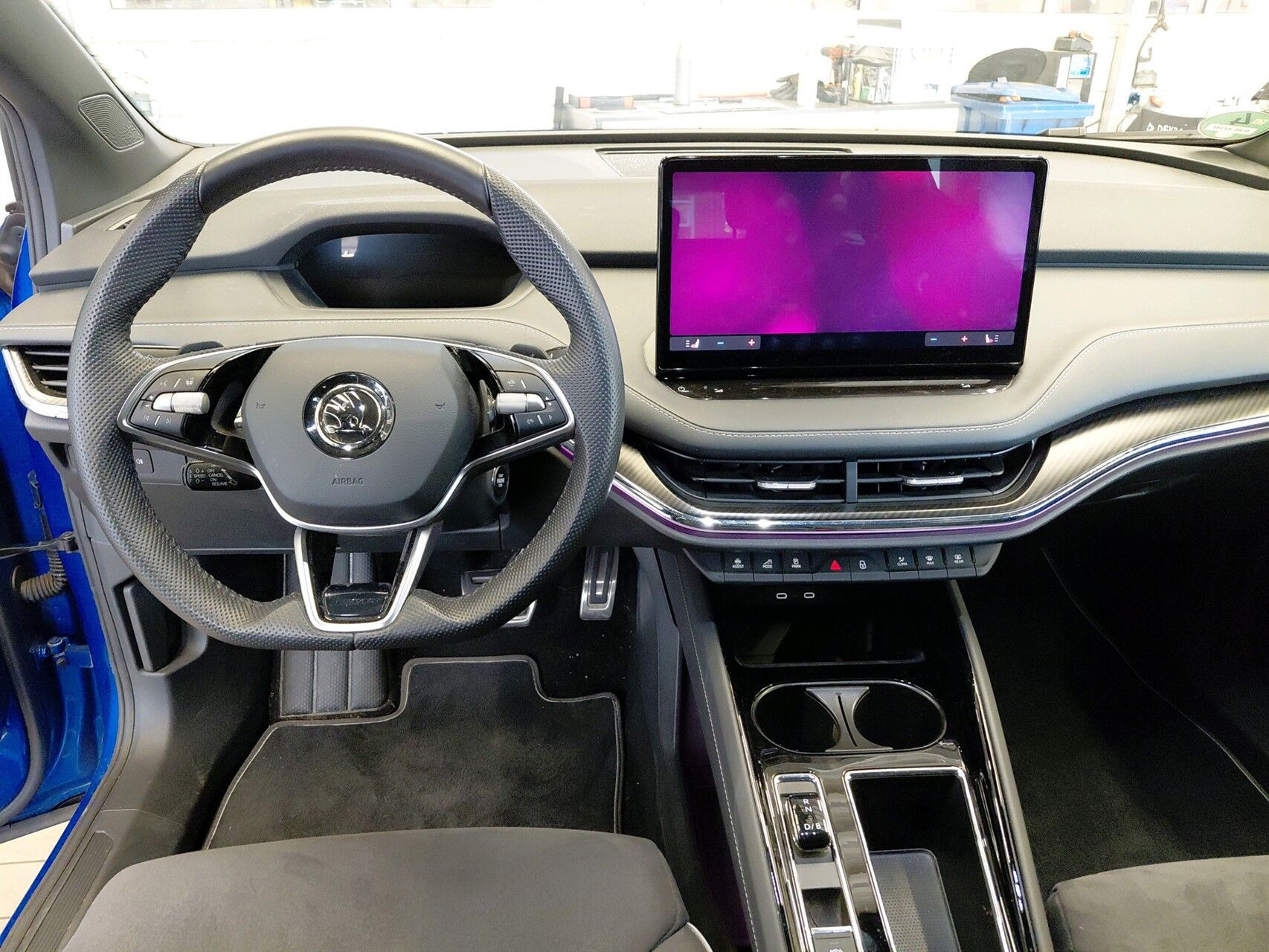Blå Skoda Enyaq fra 2024