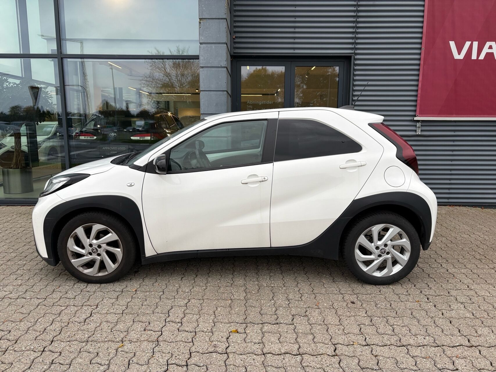 Hvid Toyota Aygo X fra 2022