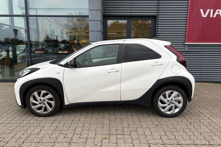 Hvid Toyota Aygo X fra 2022