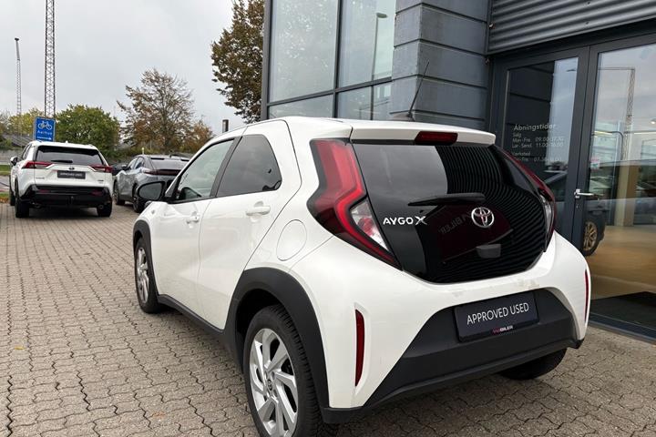 Hvid Toyota Aygo X fra 2022