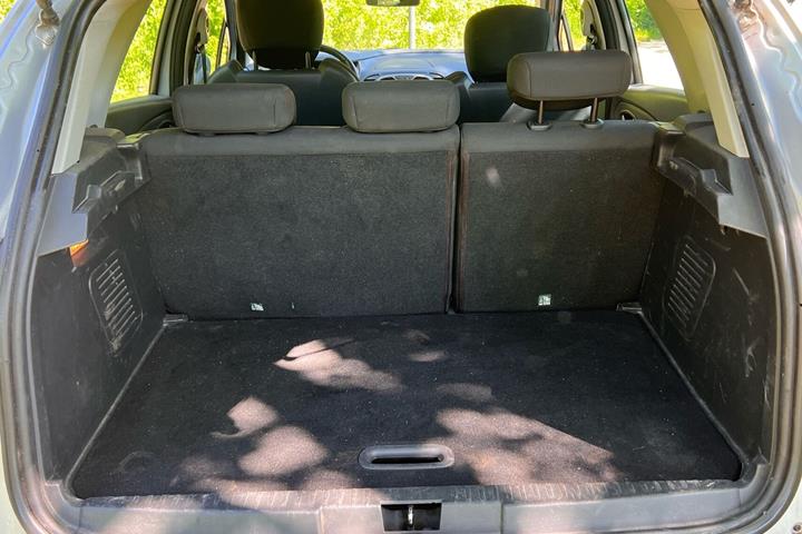Sølv Renault Captur fra 2013