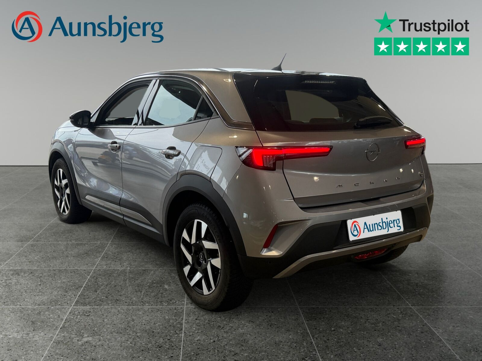 Grå Opel Mokka-e fra 2024