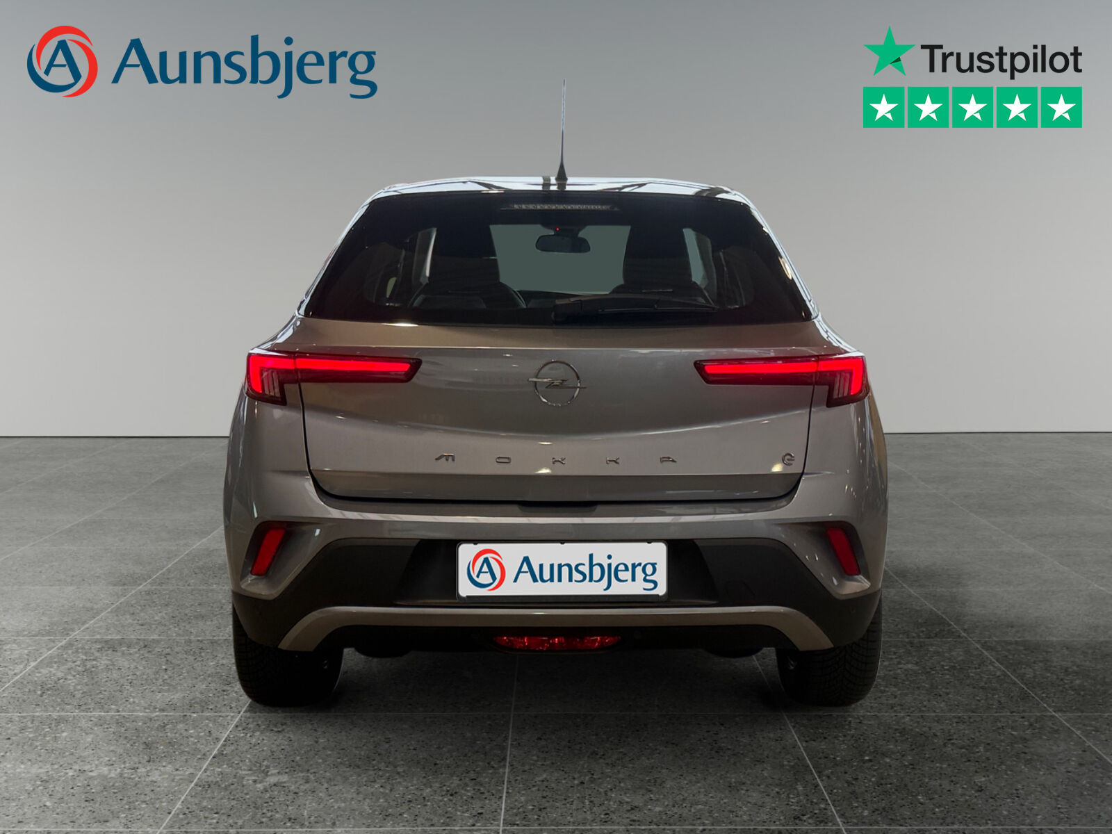 Grå Opel Mokka-e fra 2024