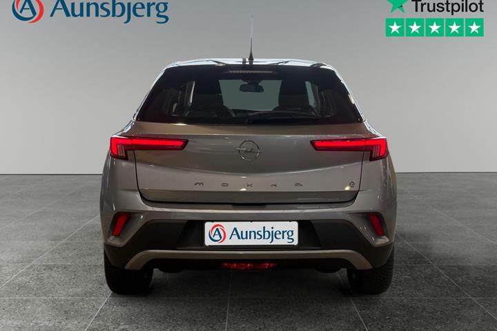 Grå Opel Mokka-e fra 2024