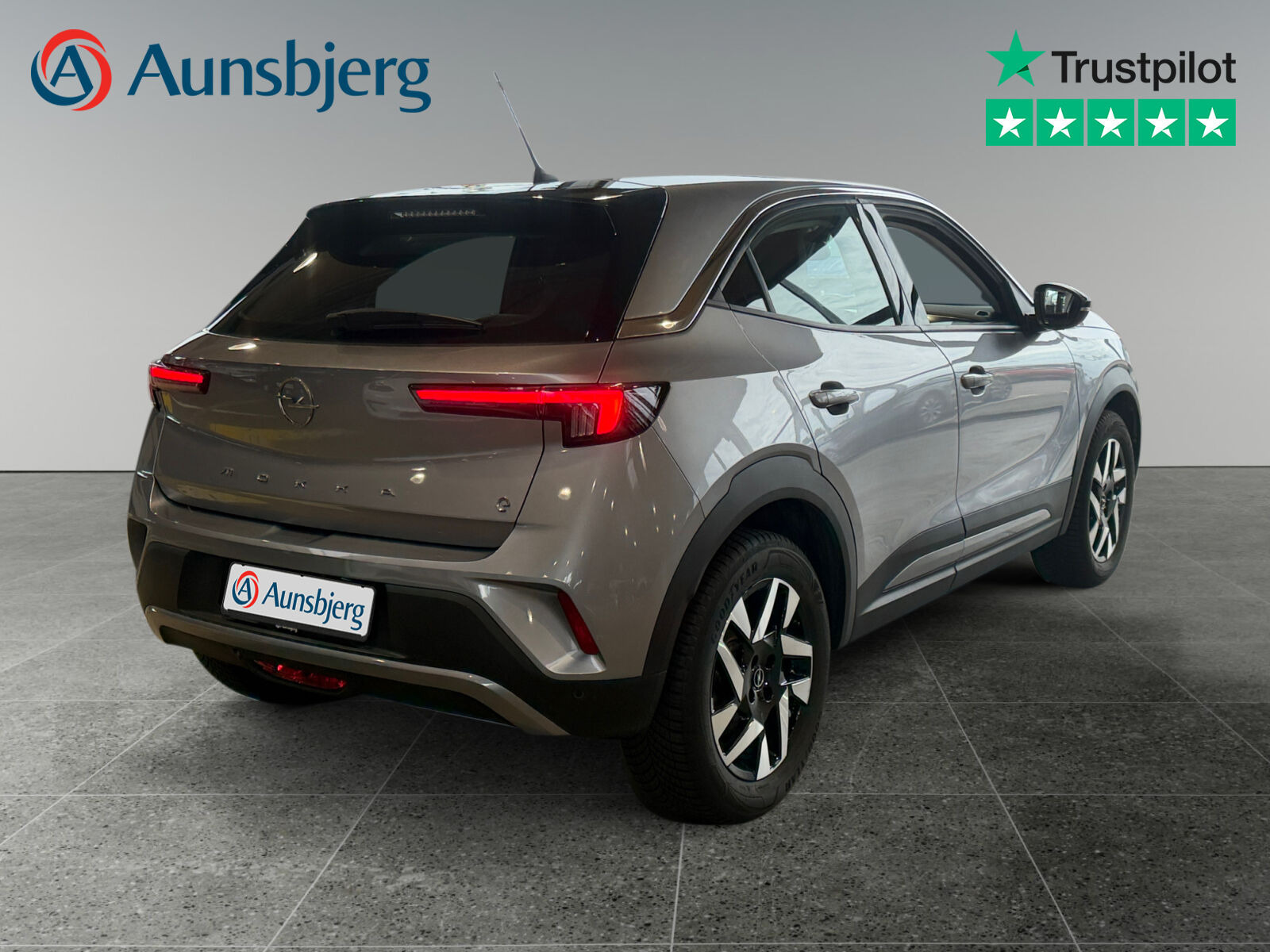 Grå Opel Mokka-e fra 2024