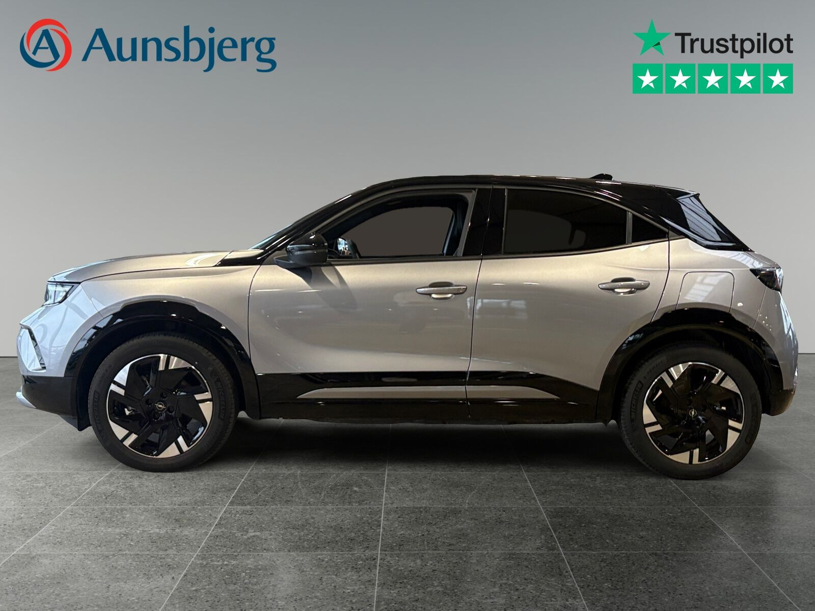 Grå Opel Mokka-e fra 2025
