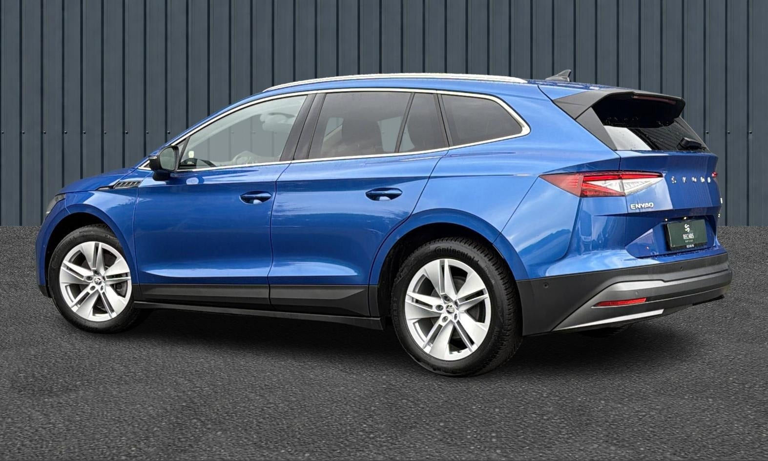 Blå Skoda Enyaq fra 2022