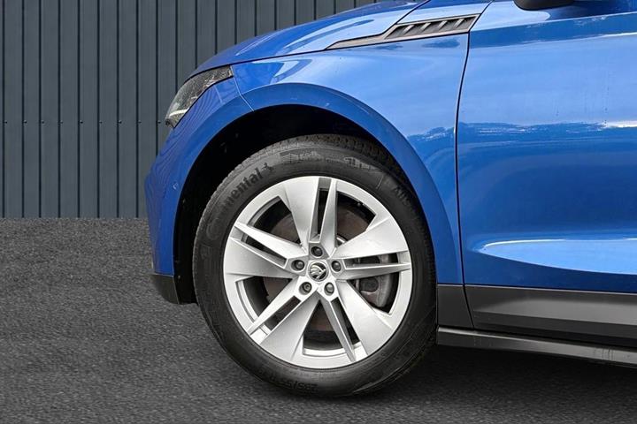 Blå Skoda Enyaq fra 2022