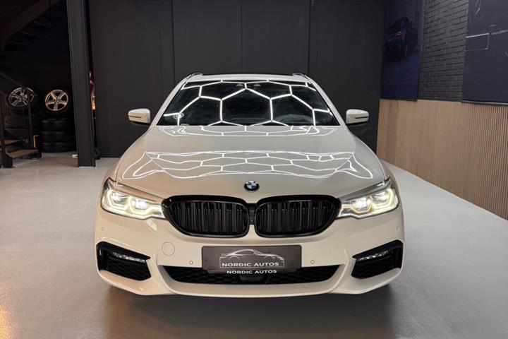Hvid BMW 530d fra 2018
