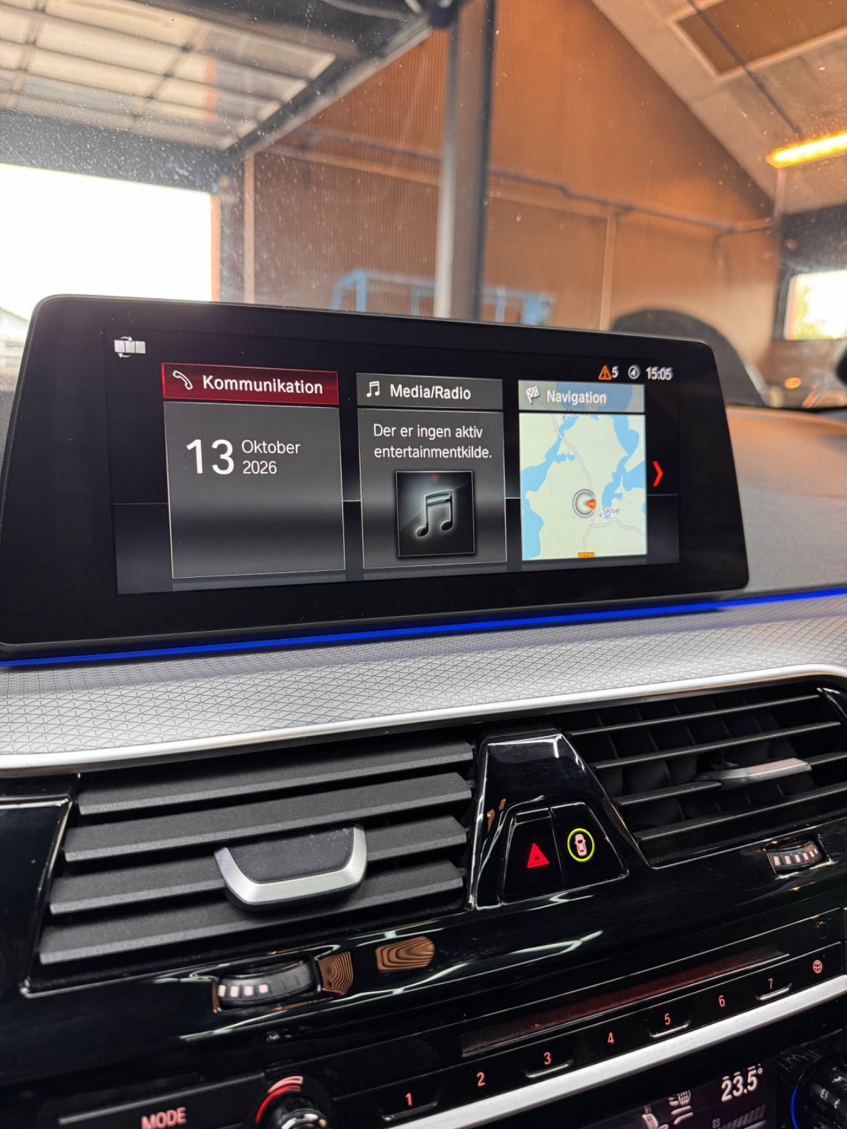 Hvid BMW 530d fra 2018