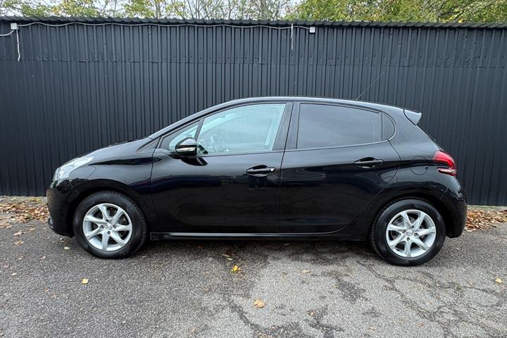 undefined Peugeot 208 fra 2016