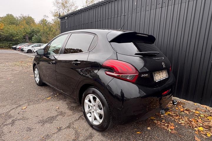 undefined Peugeot 208 fra 2016