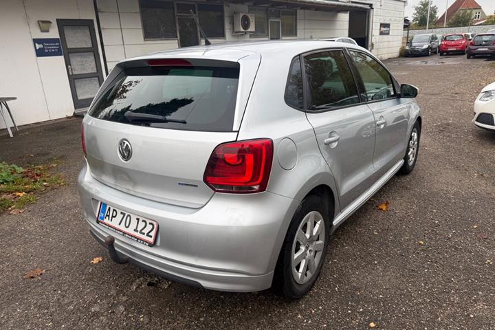 Grøn VW Polo fra 2013