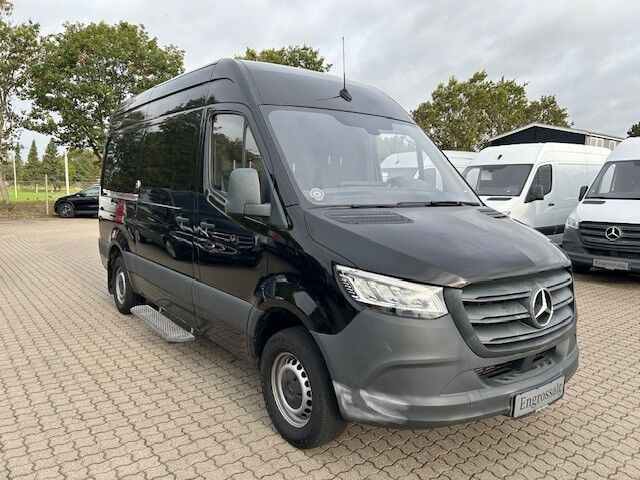 Sort Mercedes Sprinter 316 fra 2020