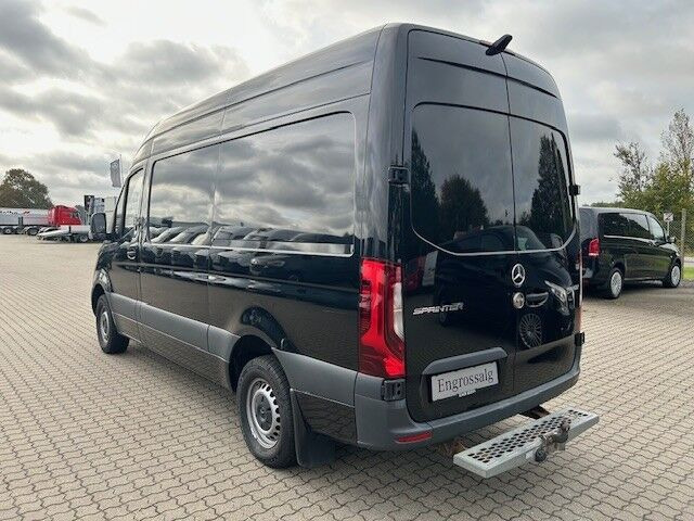 Sort Mercedes Sprinter 316 fra 2020