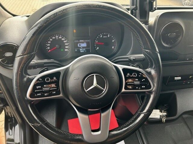 Sort Mercedes Sprinter 316 fra 2020