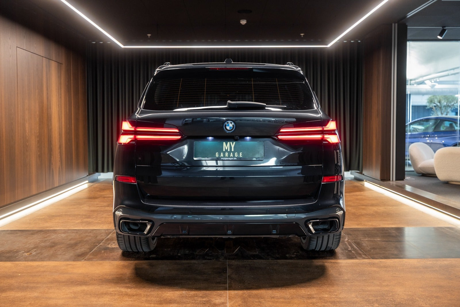 Sort BMW X5 fra 2023