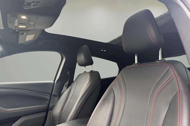 Sort Ford Mustang Mach-E fra 2021