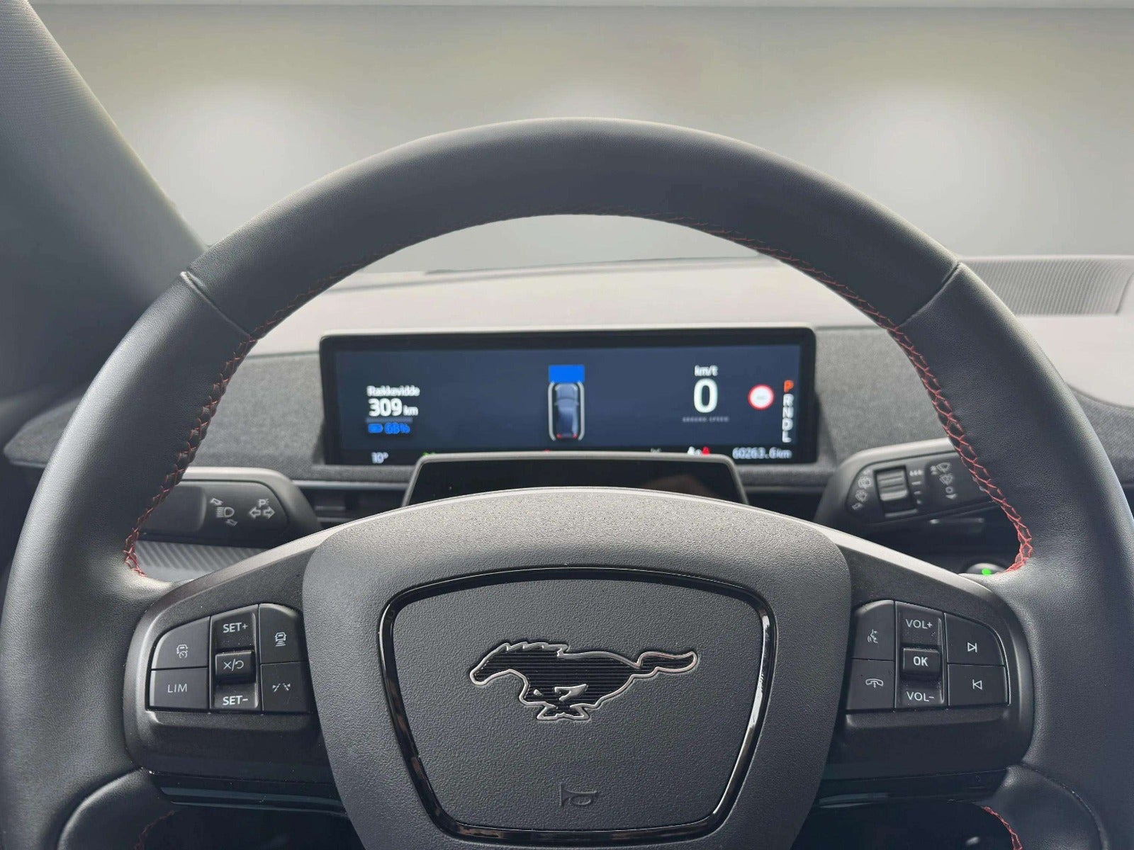 Sort Ford Mustang Mach-E fra 2021