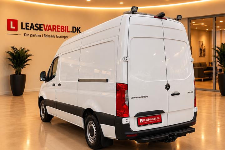 Hvid Mercedes Sprinter 316 fra 2020