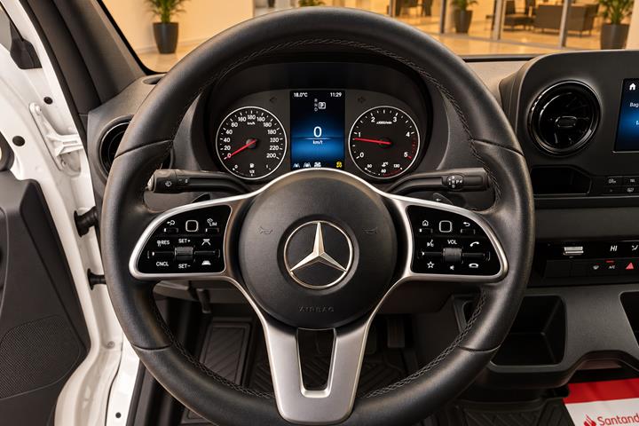 Hvid Mercedes Sprinter 316 fra 2020