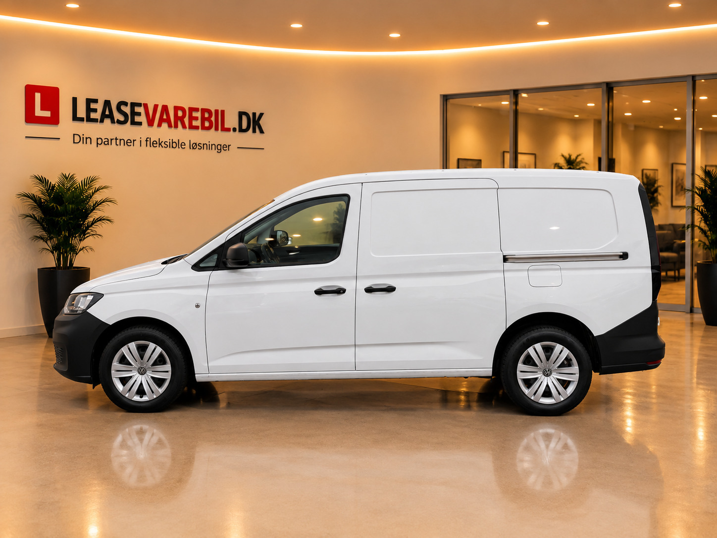 Hvid VW Caddy Maxi fra 2022