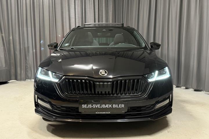 Sort Skoda Octavia fra 2022