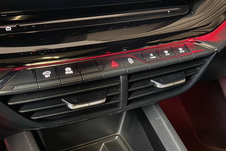 Sort Skoda Octavia fra 2022