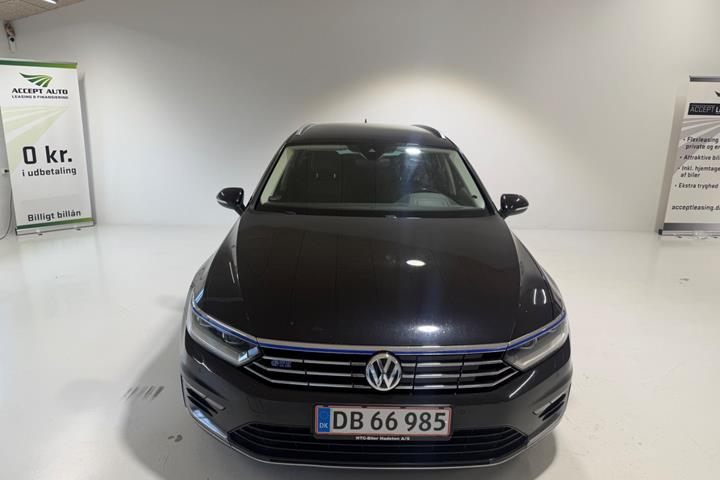 Sort VW Passat fra 2016