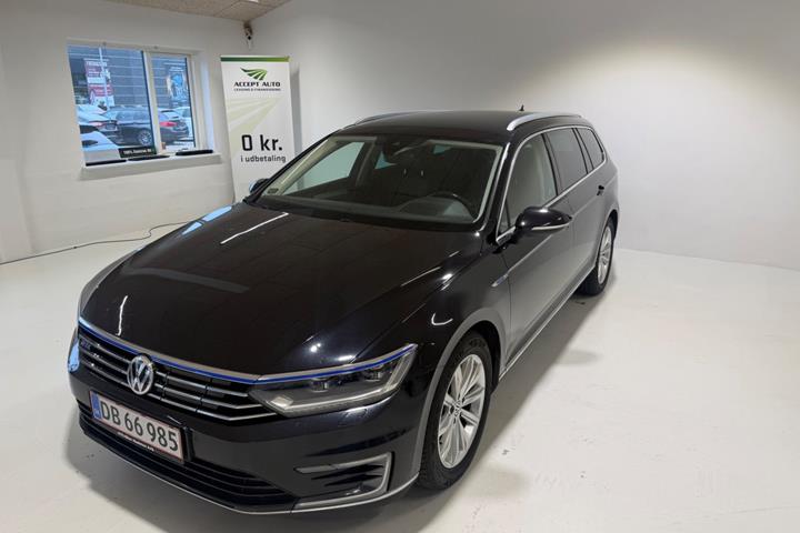 Sort VW Passat fra 2016