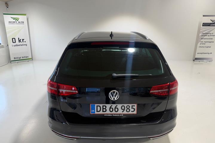 Sort VW Passat fra 2016