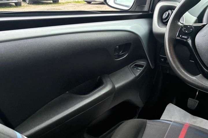 Hvid Peugeot 108 fra 2016