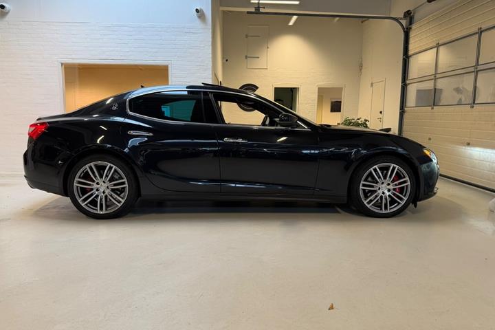 Sort Maserati Ghibli fra 2018