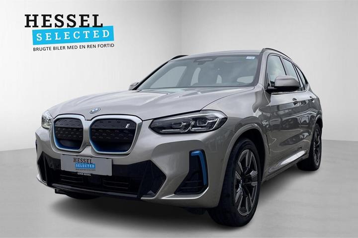 Orange BMW iX3 fra 2022