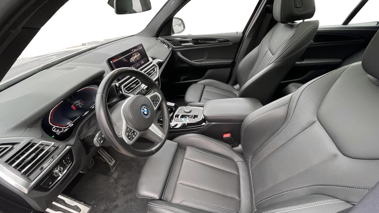 Orange BMW iX3 fra 2022