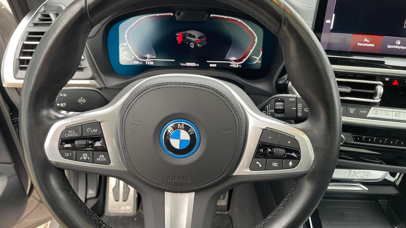 Orange BMW iX3 fra 2022