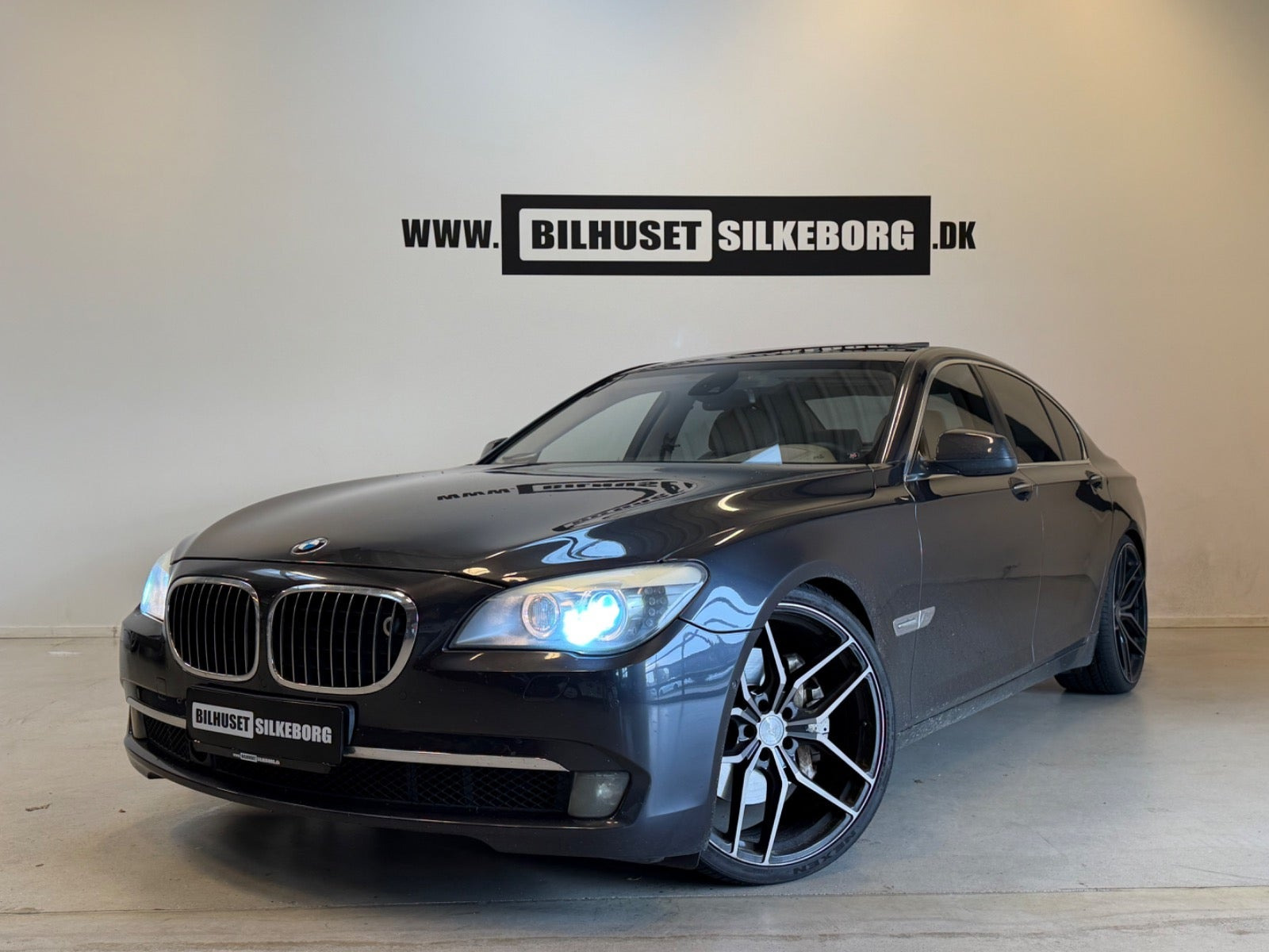 BMW 750i 4,4 aut.