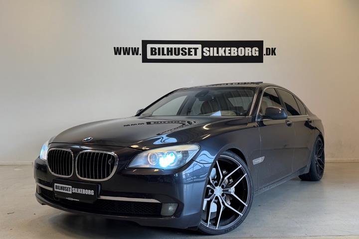 undefined BMW 750i fra 2008