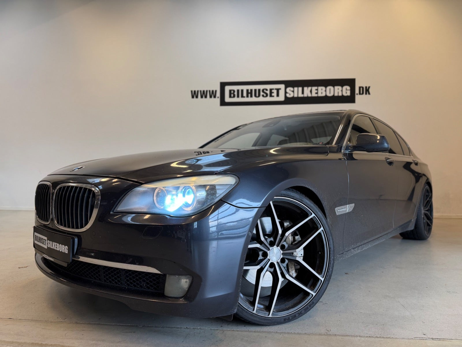 undefined BMW 750i fra 2008