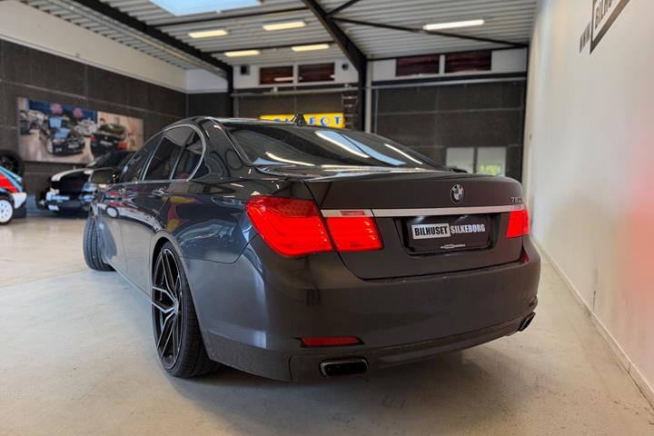 undefined BMW 750i fra 2008